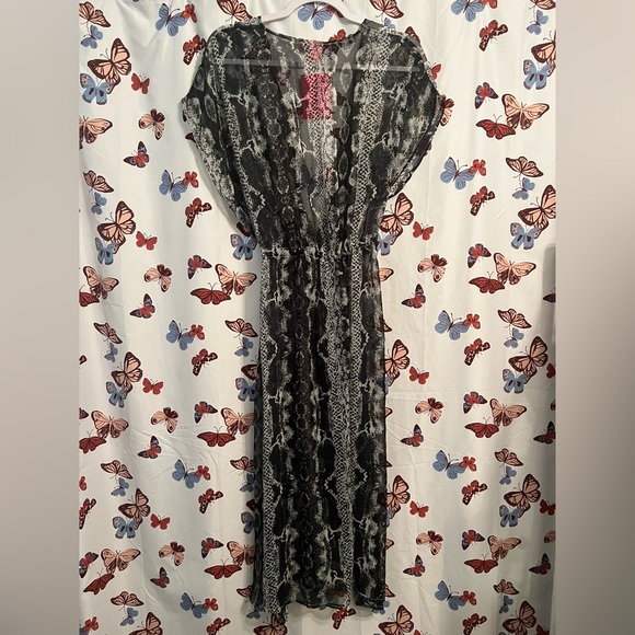 Sheer snakeskin coverup - Picture 2 of 4